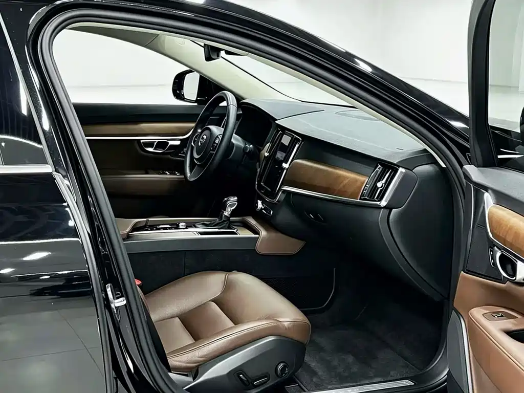 Volvo S90 — миниатюра 8