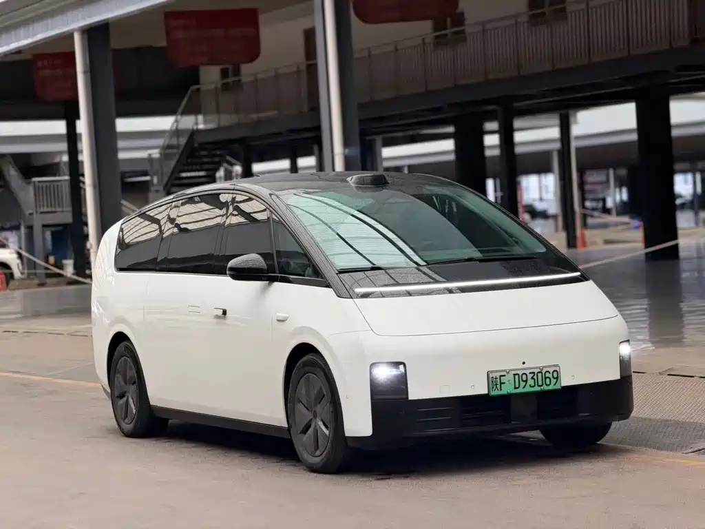 Li Auto Li MEGA — миниатюра 3