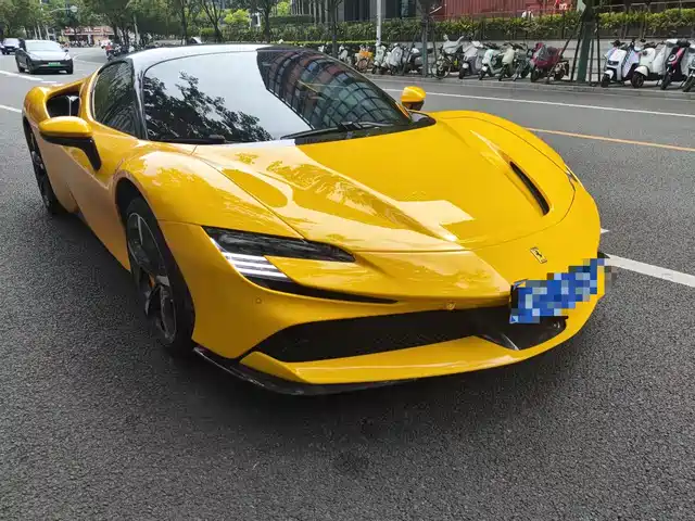FERRARI SF90 2022