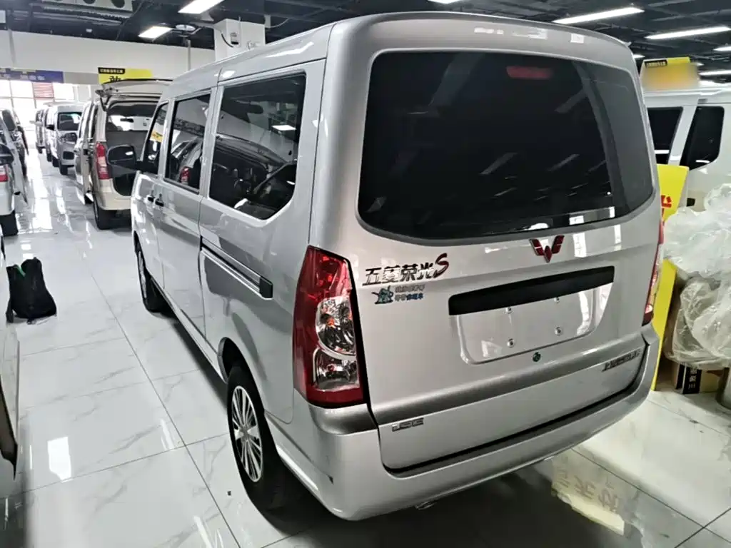 Wuling Rongguang S — миниатюра 5
