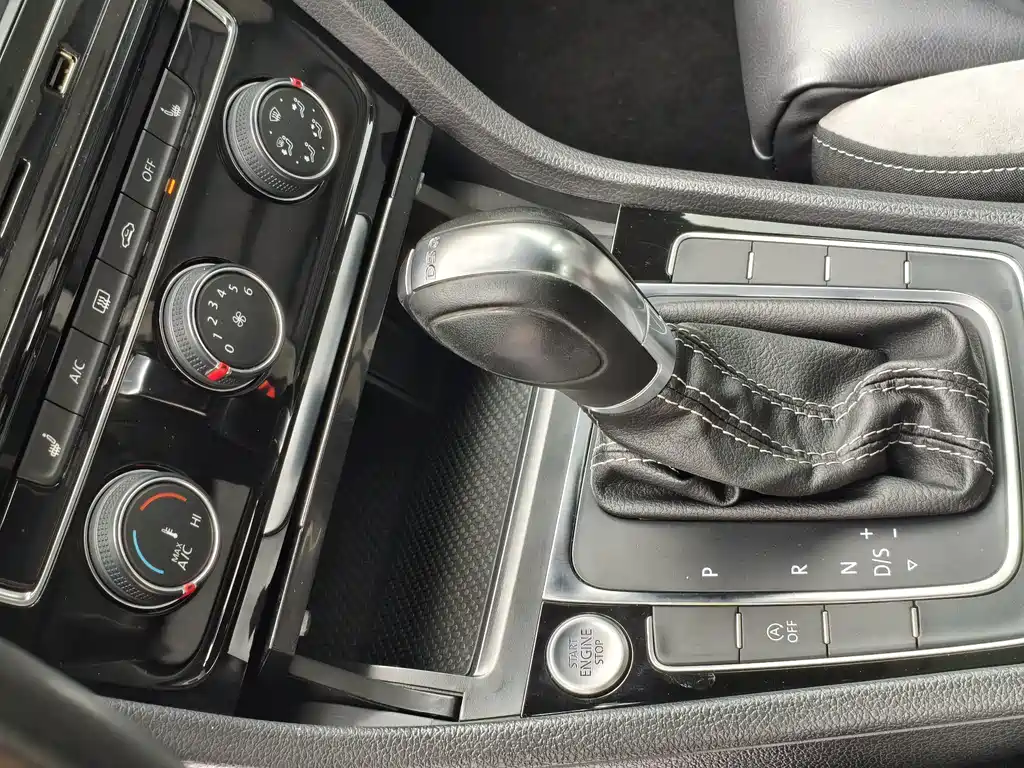 Volkswagen Golf — миниатюра 8