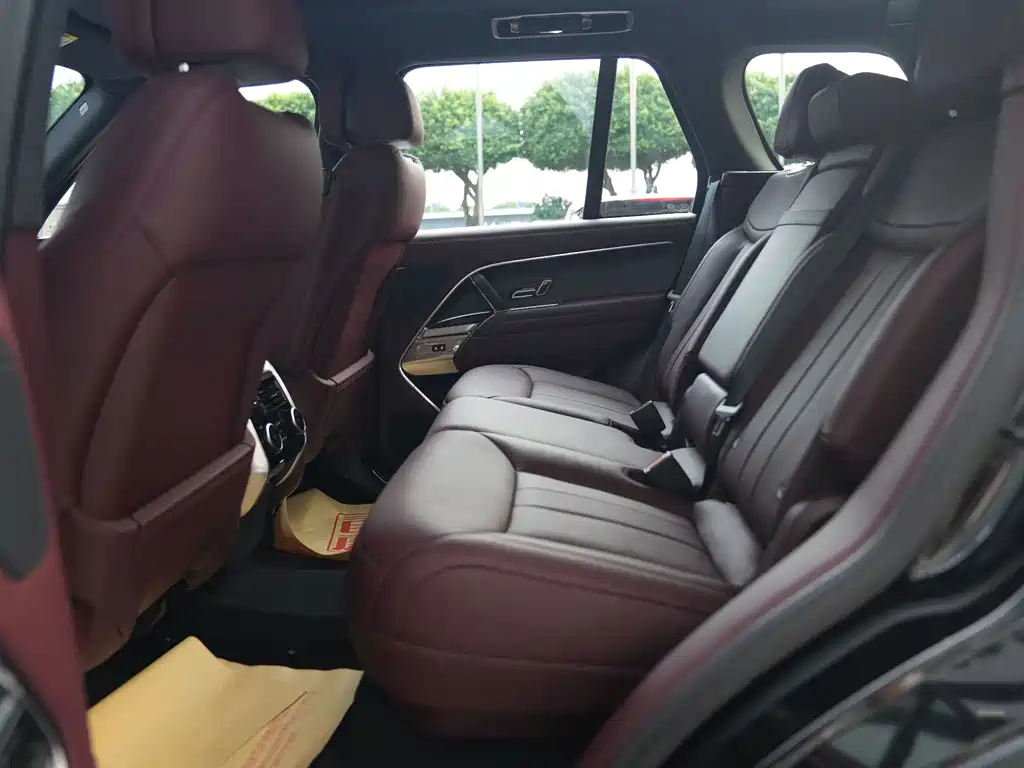 Land Rover Range Rover — миниатюра 8