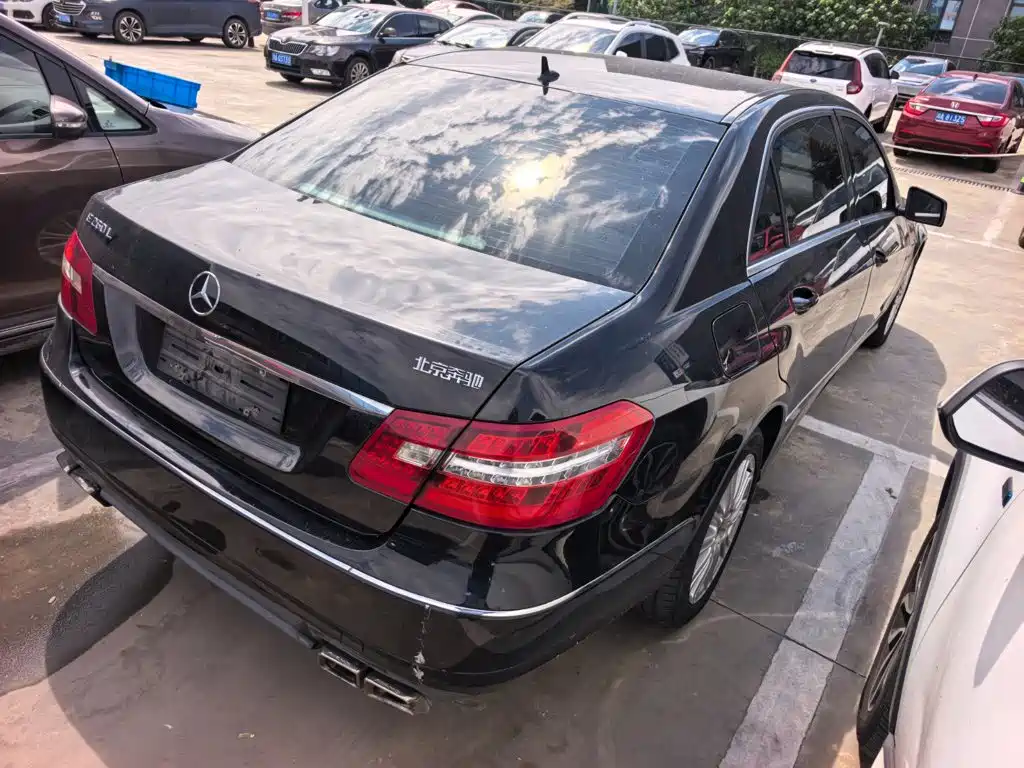 Mercedes-Benz E-Class — миниатюра 6