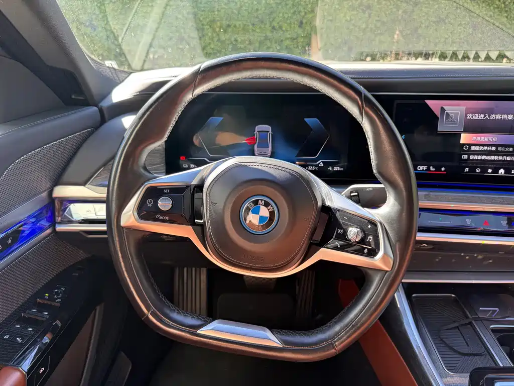 BMW i7 — миниатюра 13