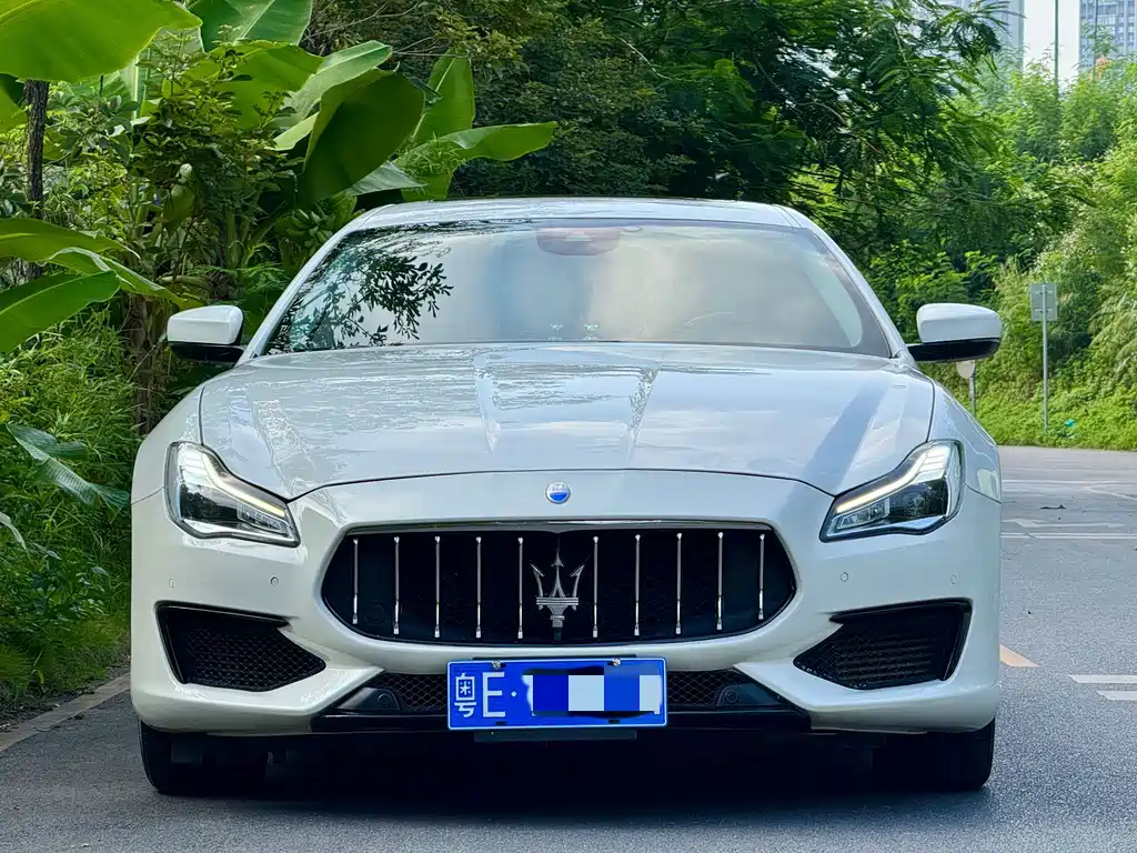 Maserati Quattroporte — миниатюра 4