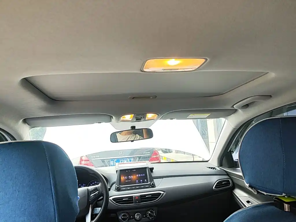 Hyundai Elantra — миниатюра 18