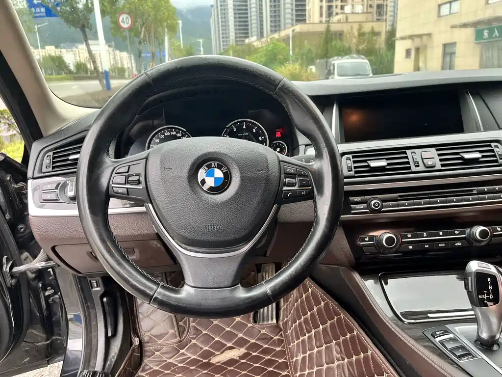 BMW 5 Series — миниатюра 16