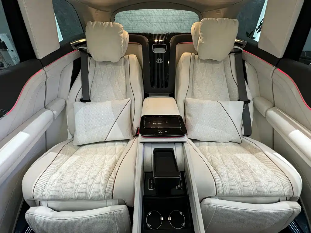 Mercedes-Benz GLS — миниатюра 17