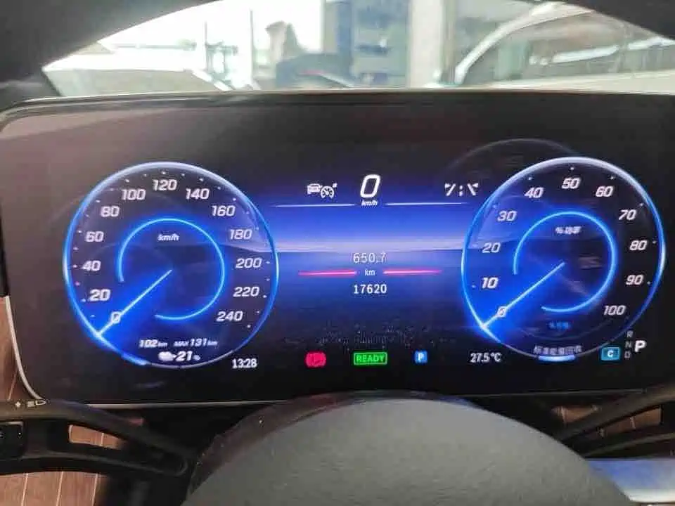 Mercedes-Benz EQE SUV — миниатюра 19