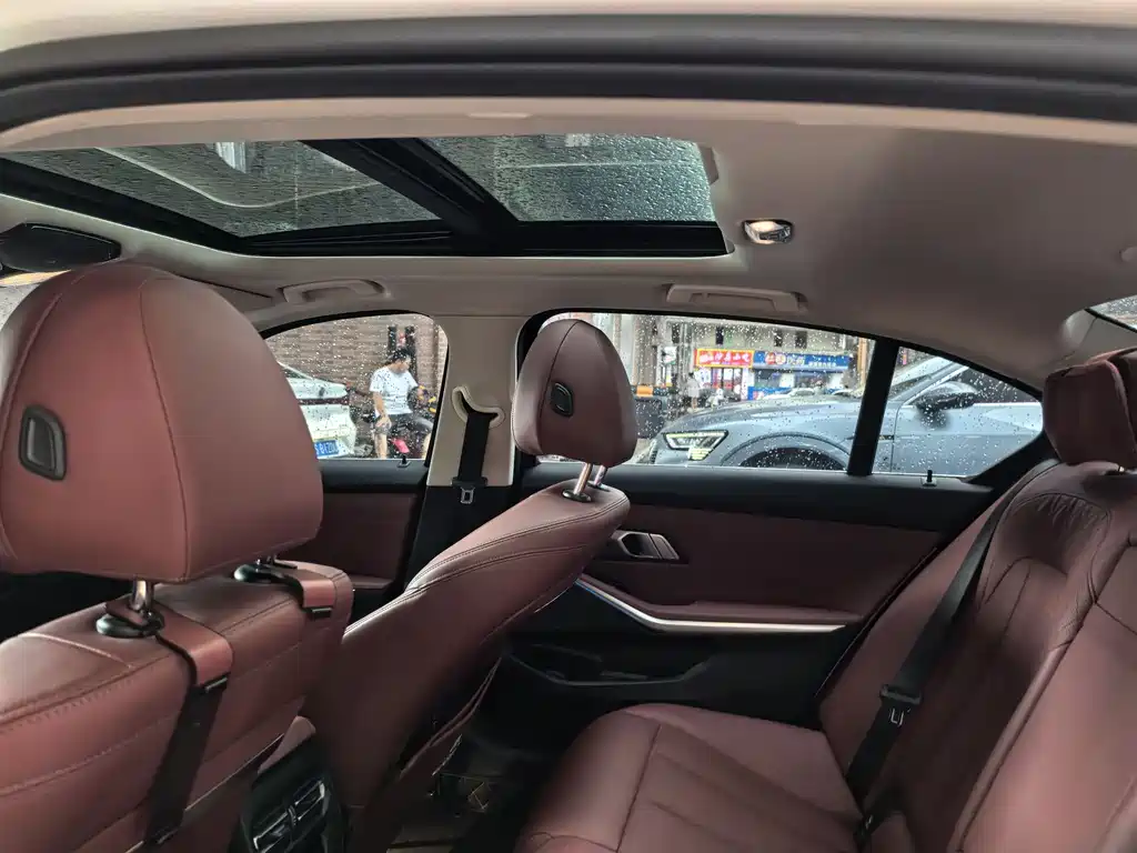 BMW i3 2025 eDrive 35 L