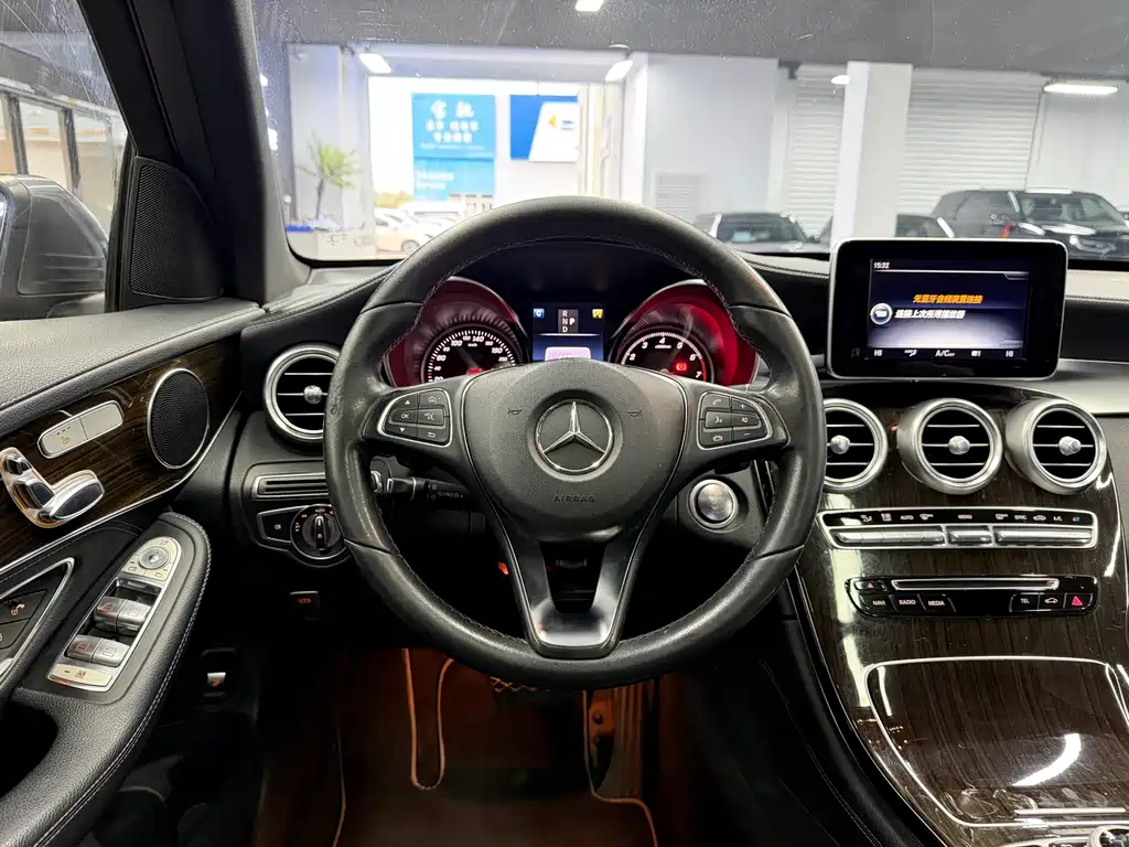 MERCEDES-BENZ GLC