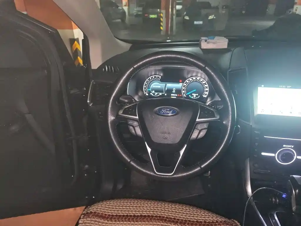 Ford Edge — миниатюра 6