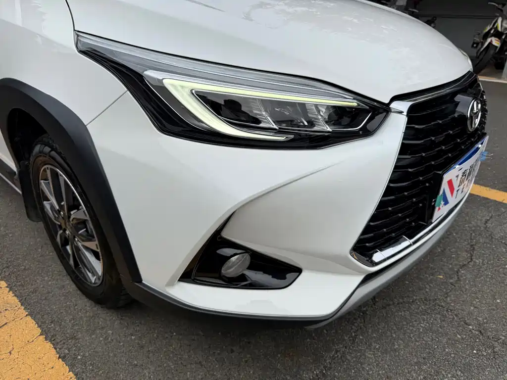 Toyota Yaris L 2022 — фото 15