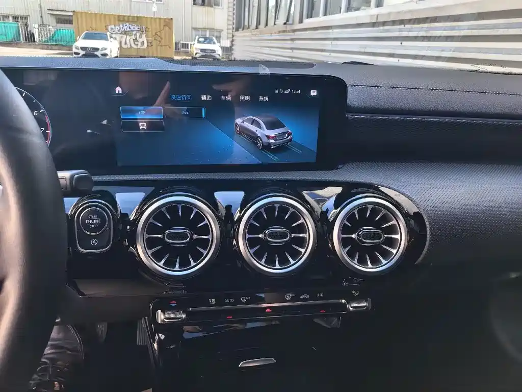 Mercedes-Benz A-Class — миниатюра 11
