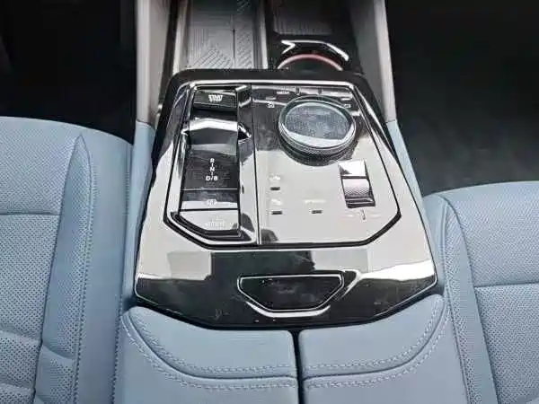 BMW i5 — миниатюра 11