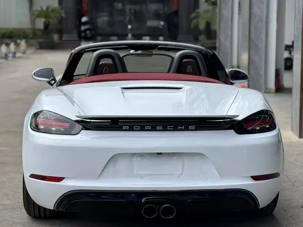 PORSCHE 718