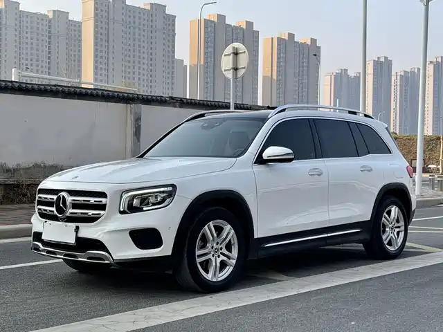MERCEDES-BENZ GLB