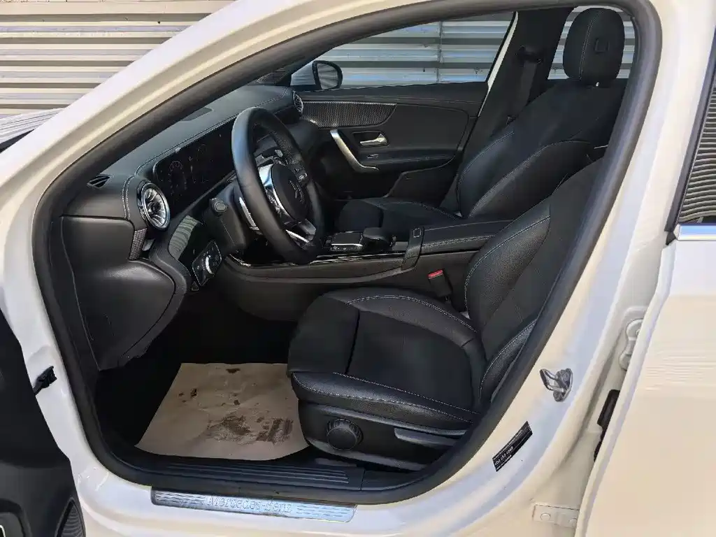 Mercedes-Benz A-Class — миниатюра 8
