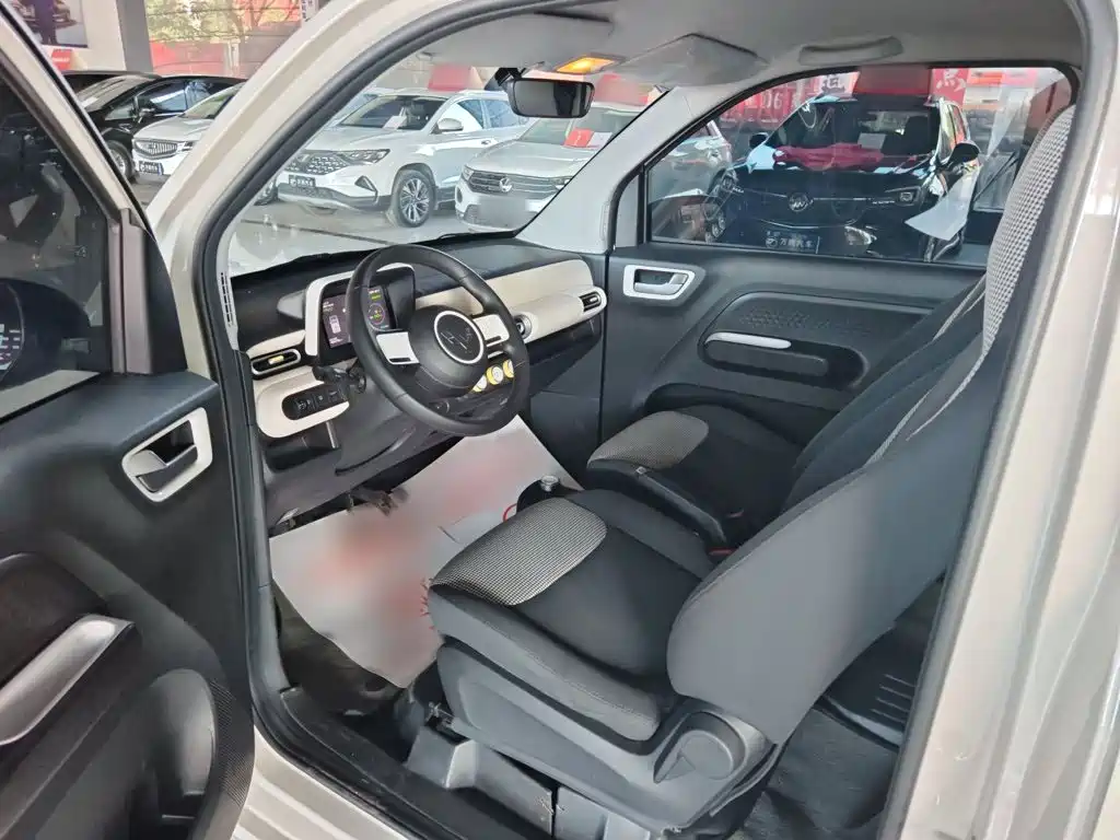 Wuling MINIEV — миниатюра 8