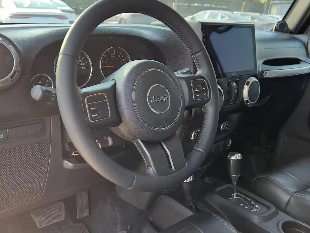 Jeep Wrangler — миниатюра 12