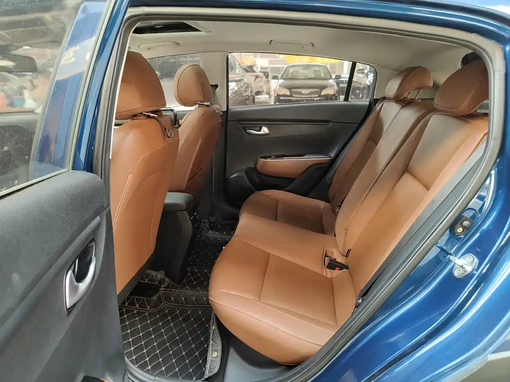 Kia KX Cross — миниатюра 6