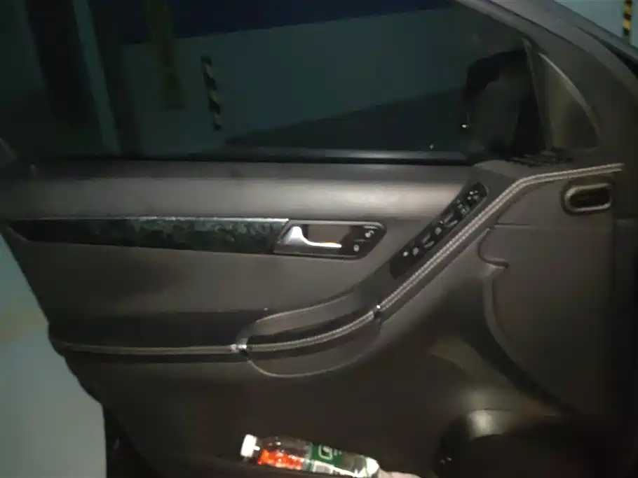 Mercedes-Benz R 2017 R 320 4MATIC