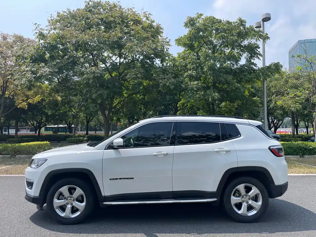Jeep Compass — миниатюра 10