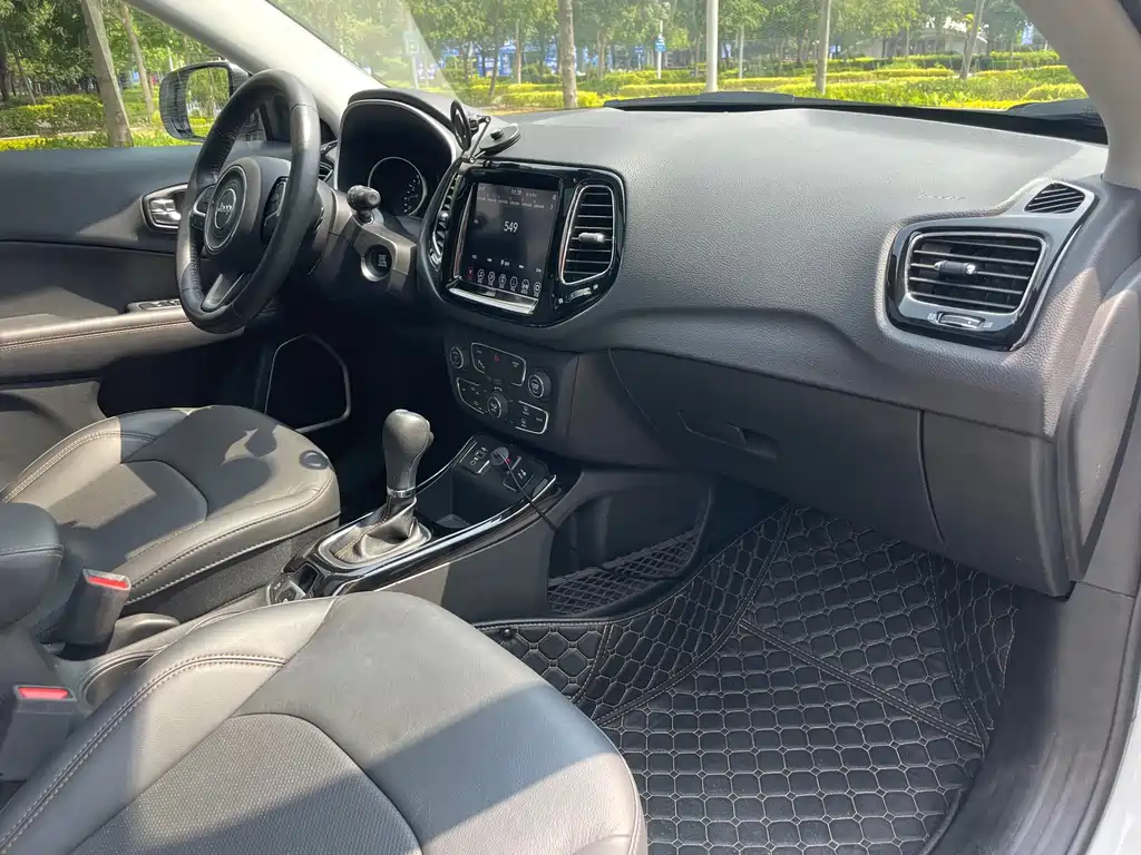 Jeep Compass — миниатюра 16
