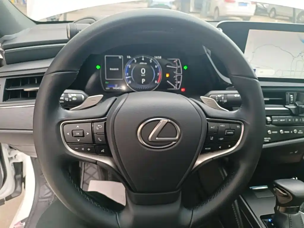 Lexus ES 2023 — фото 10