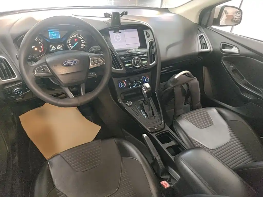 Ford Focus — миниатюра 10