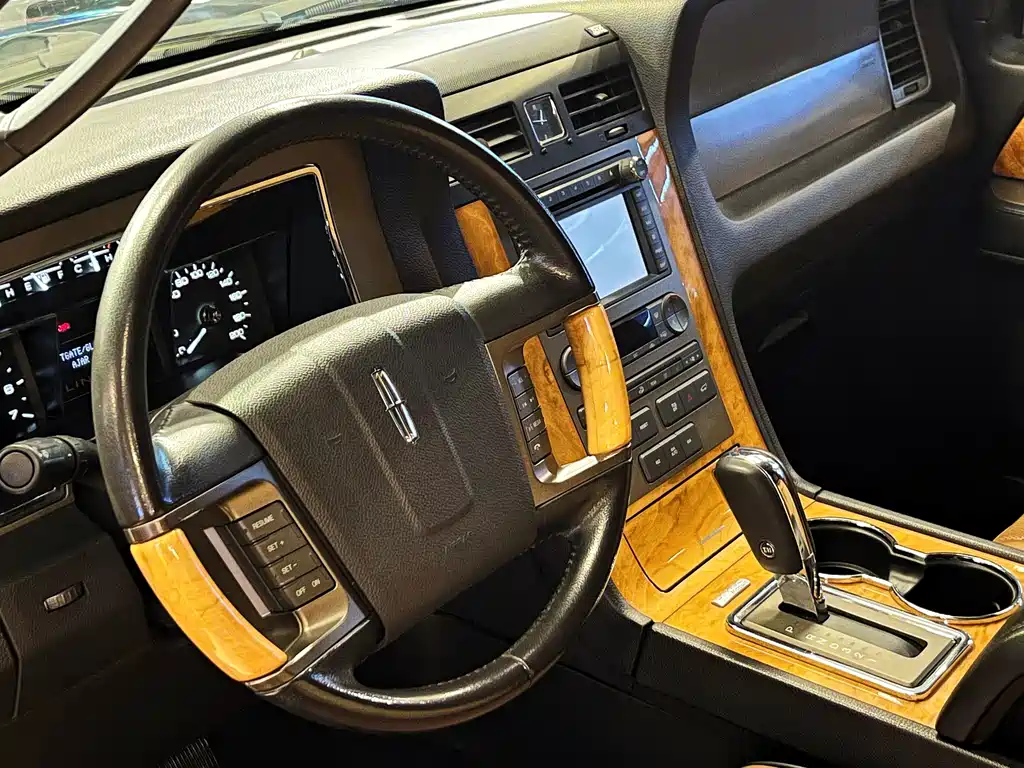 Lincoln Navigator — миниатюра 14