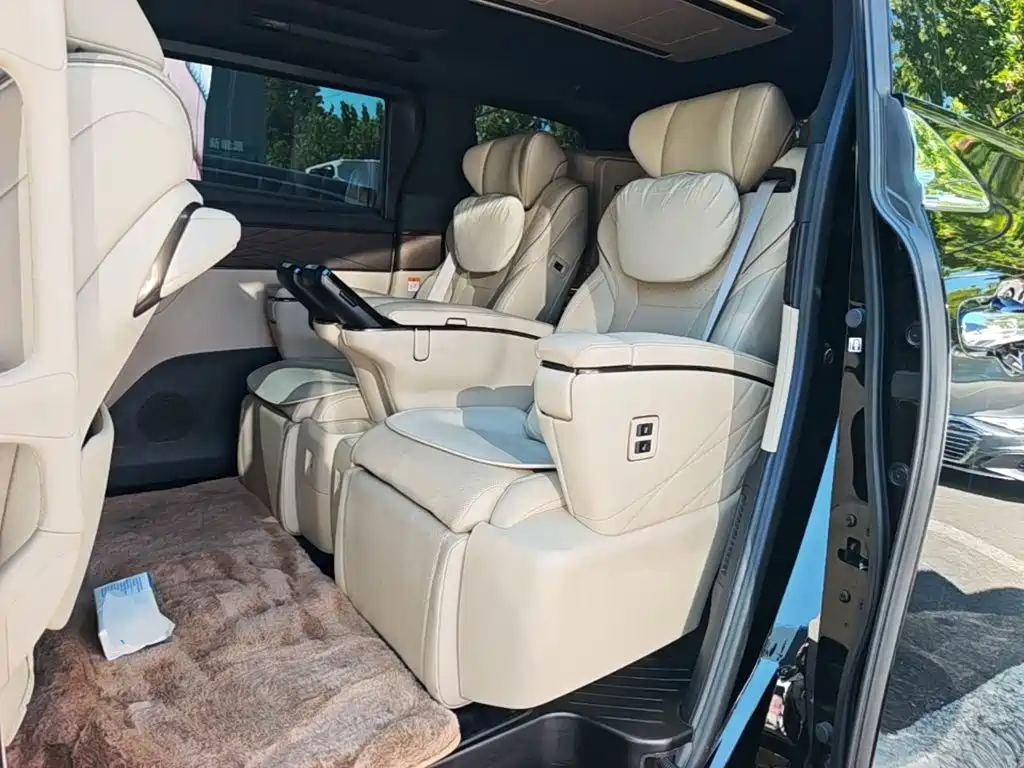 Toyota Vellfire — миниатюра 17