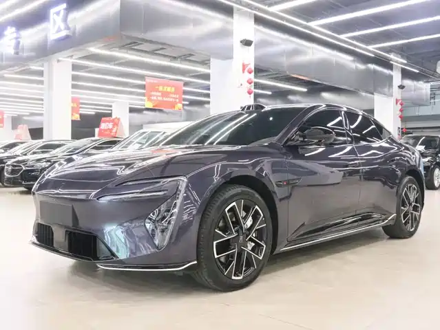 2025 Avatr 06