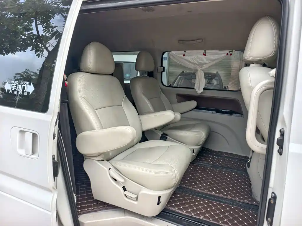 Forthing Lingzhi M5L 2.0L 7 seats Comfort Type, фото 9