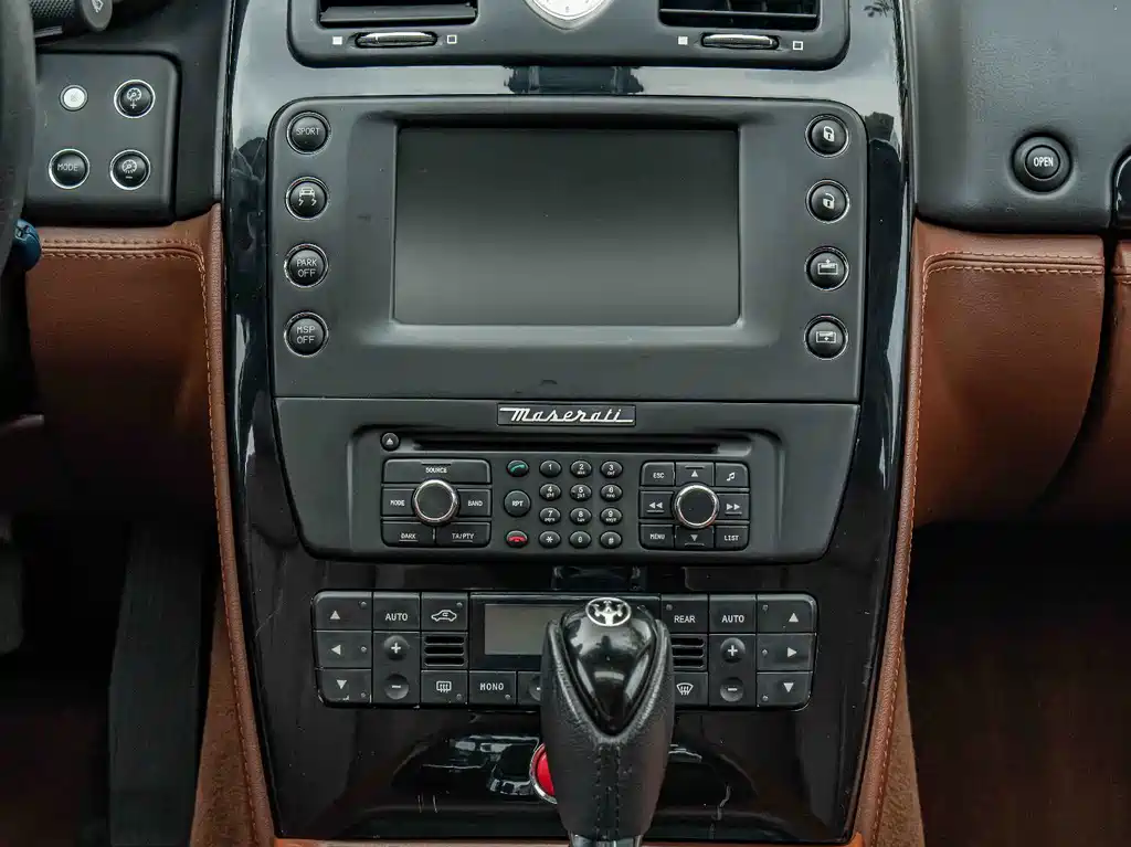 Maserati Quattroporte — миниатюра 15