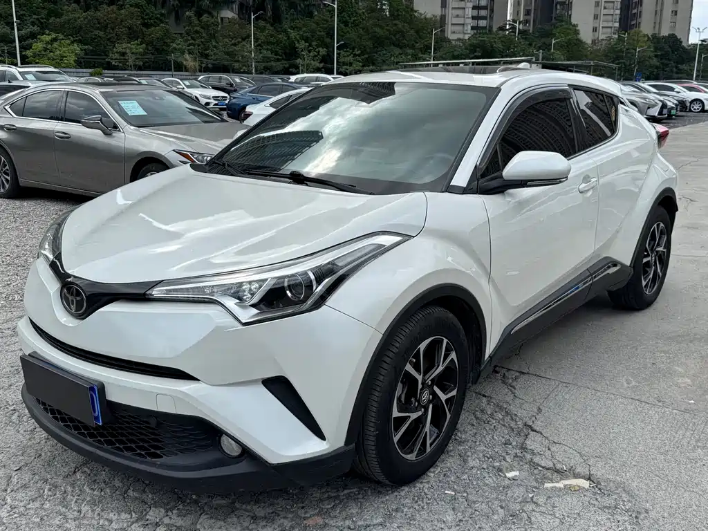 Купить Toyota C-HR