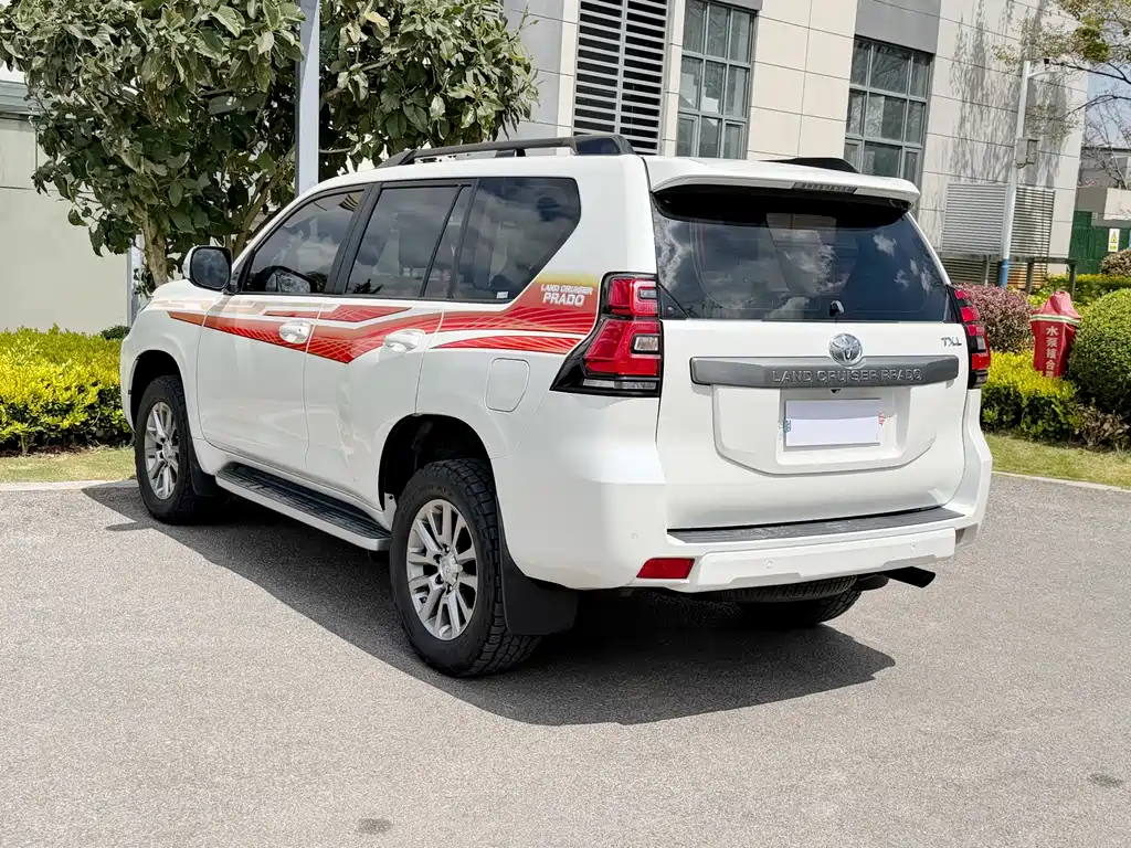 TOYOTA PRADO