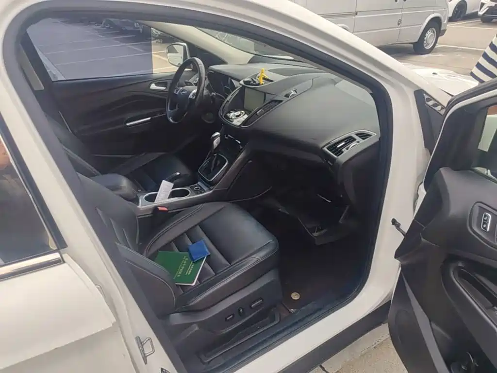 Ford Kuga — миниатюра 9