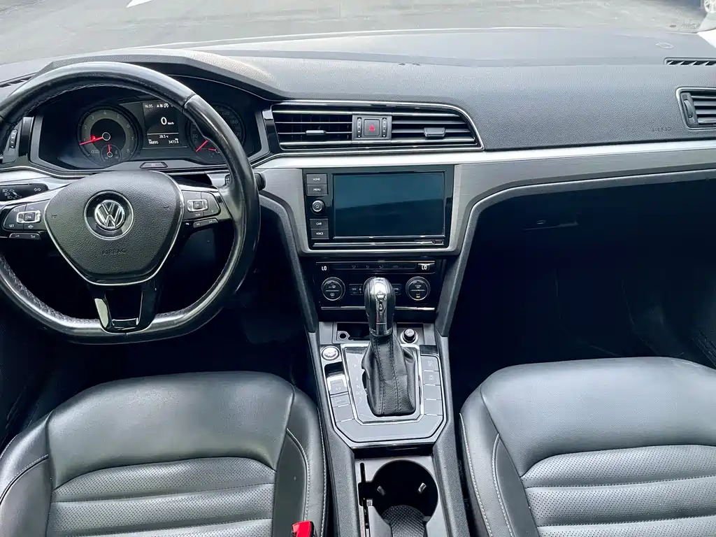 VOLKSWAGEN LINGDU