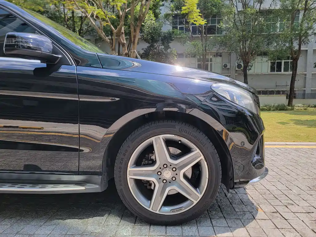 Mercedes-Benz GLE (Import) — миниатюра 13