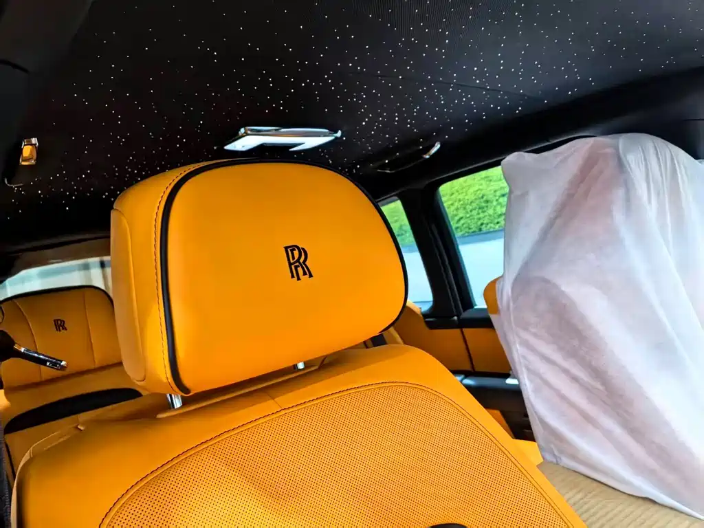 Rolls-Royce Cullinan 2026 мест