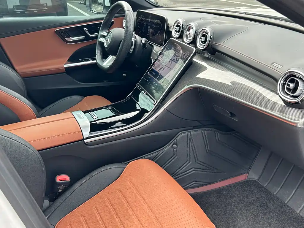 Mercedes-Benz C-Class — миниатюра 11