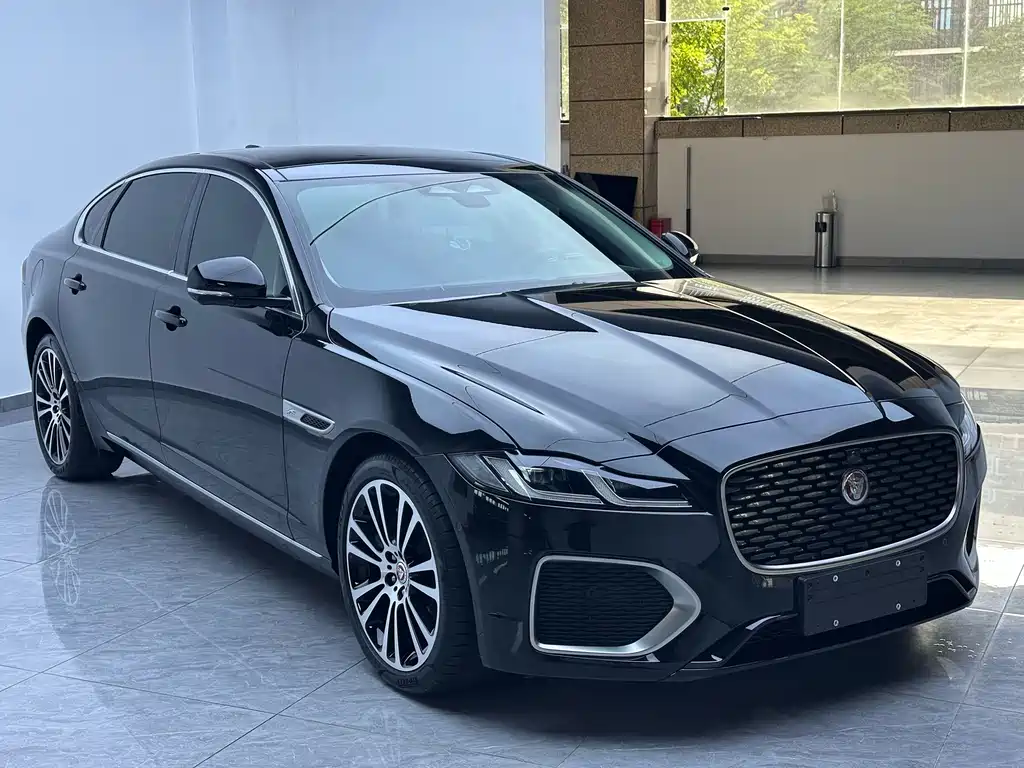 Jaguar XFL — миниатюра 5