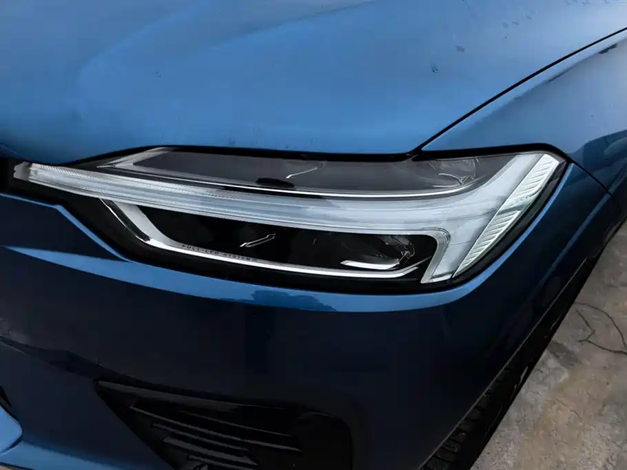 VOLVO XC60 PLUG IN HYBRID