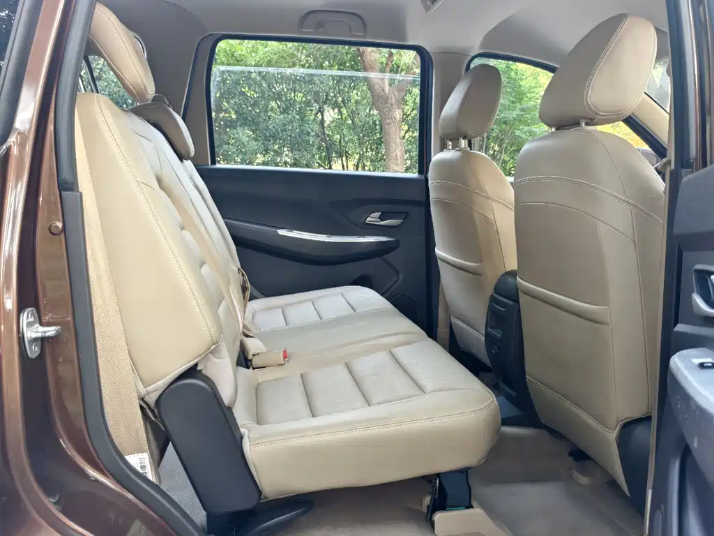Wuling Hongguang — миниатюра 9