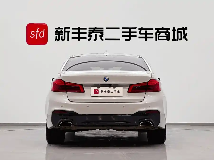 BMW 5 Series — миниатюра 7