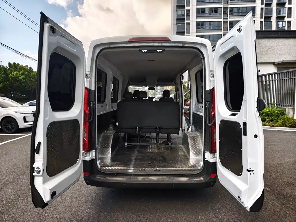 Maxus V90 — миниатюра 11