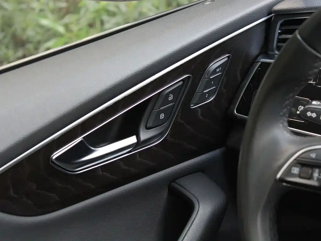 Audi Q8 — миниатюра 14