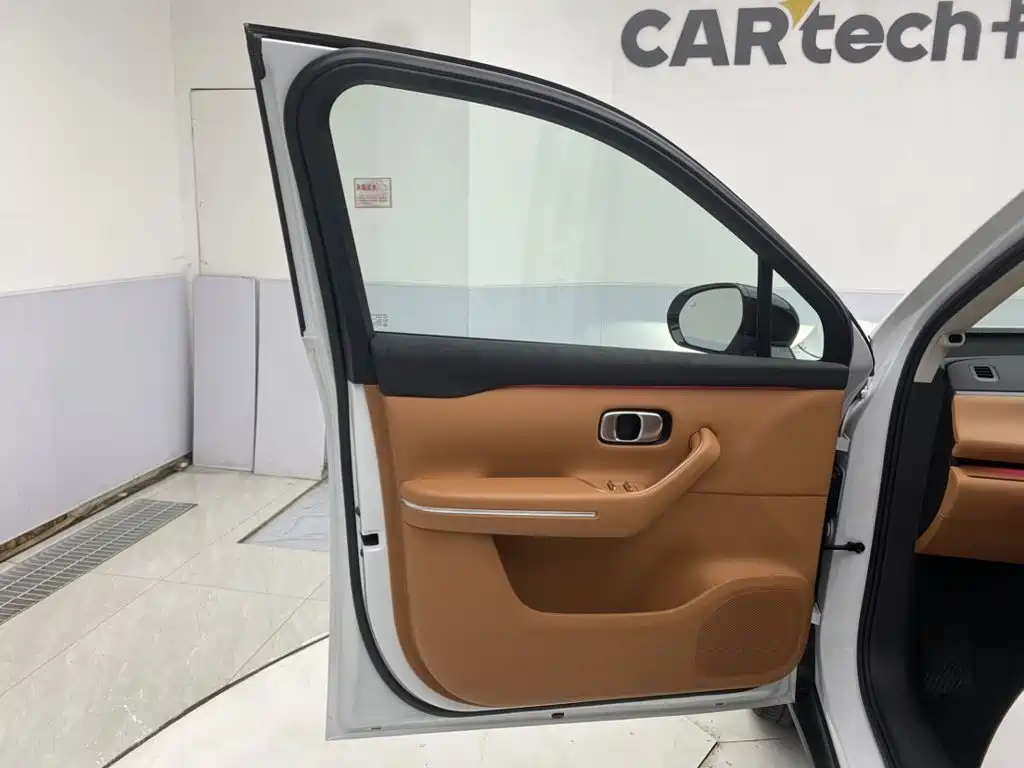 Leapmotor Leapmotor C16 — миниатюра 16