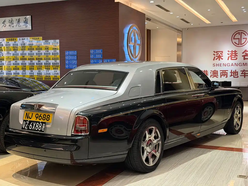 Rolls-Royce Phantom — миниатюра 4